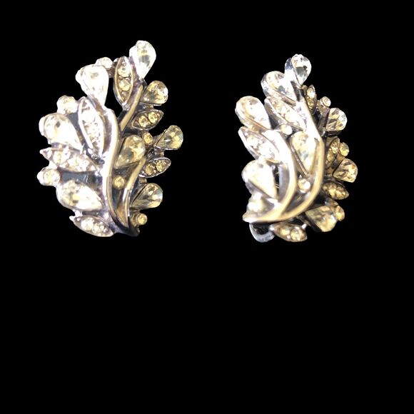 Signed Vintage Crown Trifari Silver Tone Metal Clear Rhinestone Encrusted Spray - Picture 8 of 12